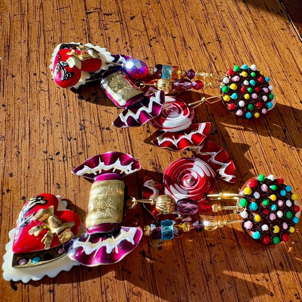Lunch At The Ritz RARE Dangle Candy Heart Earrings - Picture 3 of 7